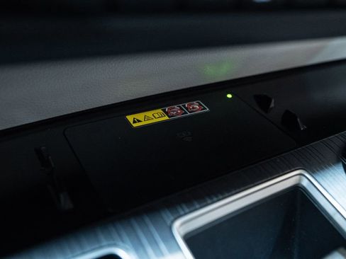 Used 2025 Toyota Sienna XLE image 29