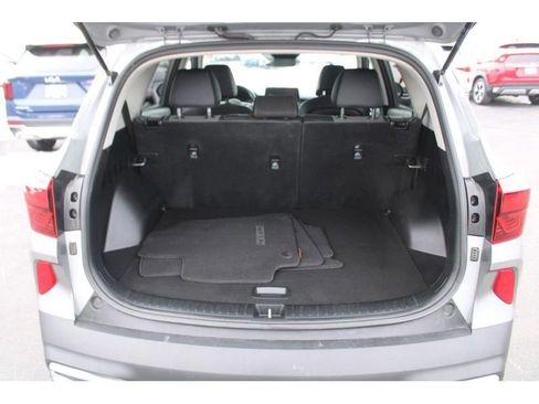 Used 2023 Kia Seltos S w/ Navigation Package image 7