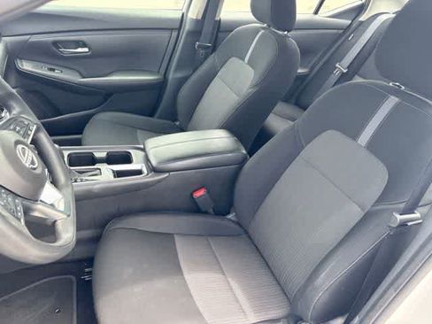Used 2024 Nissan Sentra SV FWD image 11