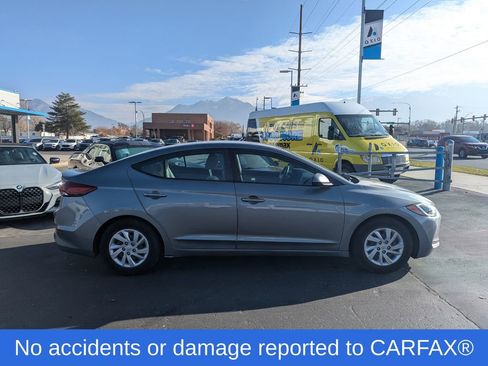 Used 2018 Hyundai Elantra SE w/ Cargo Package image 2