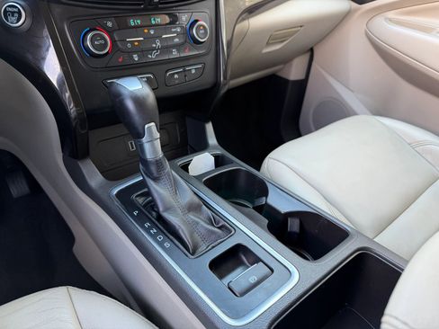 Used 2017 Ford Escape Titanium image 18