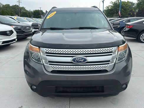 Used 2013 Ford Explorer XLT FWD image 2