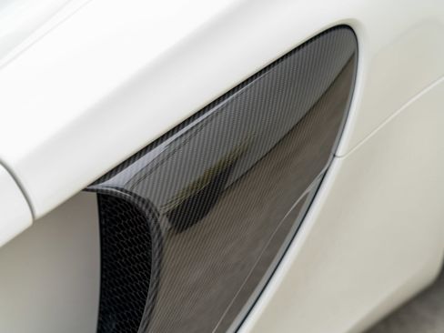 Used 2016 McLaren 650S Spider RWD image 11