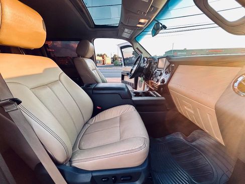 Used 2014 Ford F250 Lariat image 33