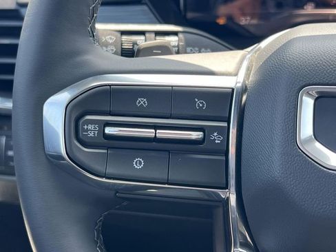 New 2025 GMC Acadia Elevation image 13