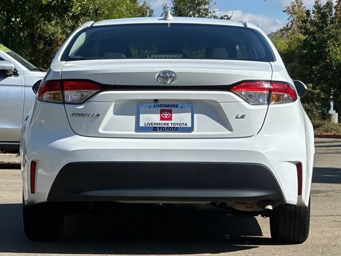Used 2024 Toyota Corolla LE FWD image 5