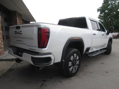 Used 2025 GMC Sierra 2500 Denali w/ Denali Reserve Package AWD/4WD image 11