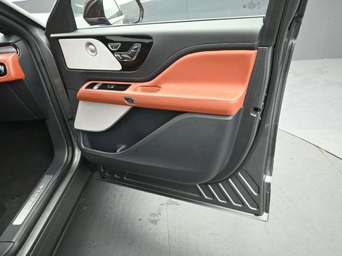 Used 2025 Lincoln Aviator Reserve w/ Equipment Group 201A image 32