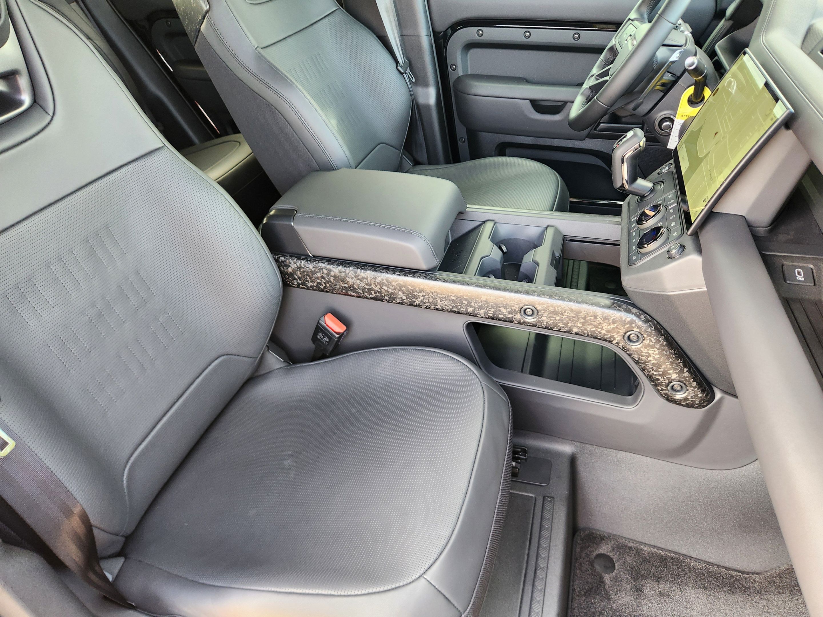 New 2026 Land Rover Defender 110 OCTA AWD/4WD image 9