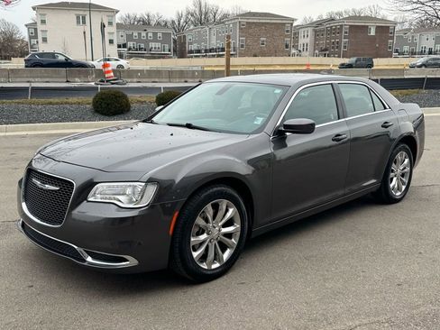Used 2017 Chrysler 300 Limited image 52