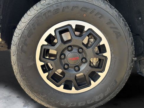 Used 2024 Toyota Tacoma TRD Off-Road w/ TRD Off Road Upgrade Package image 27