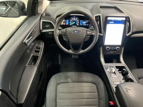 Used 2021 Ford Edge SE FWD image 9