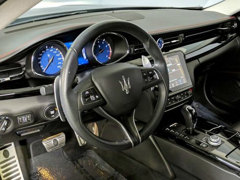 Used 2017 Maserati Quattroporte S GranSport image 21