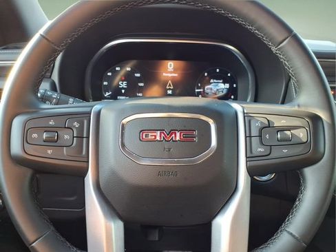 Used 2023 GMC Yukon SLT AWD/4WD image 25