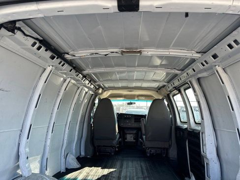 Used 2011 Chevrolet Express 1500 image 22