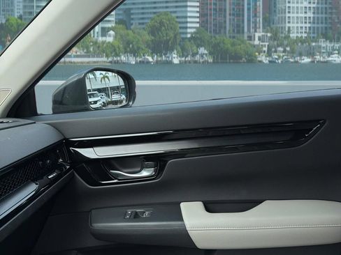 Used 2023 Honda CR-V EX-L image 9