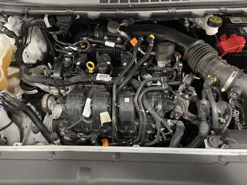 Used 2022 Ford Edge SE w/ Black Appearance Package image 16