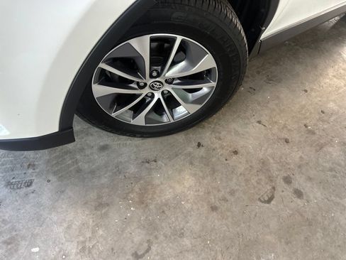 Used 2016 Toyota RAV4 XLE AWD/4WD image 2