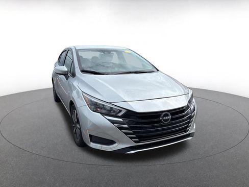 Used 2025 Nissan Versa SV FWD image 2