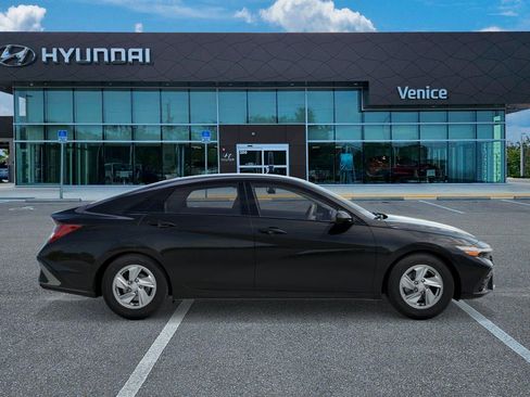 New 2026 Hyundai Elantra SE FWD image 7