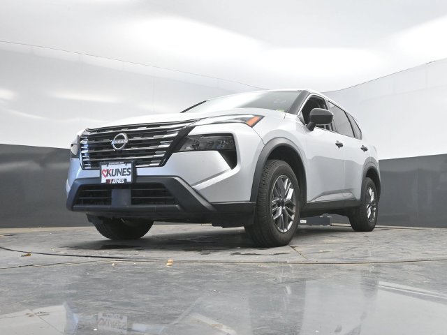 Used 2024 Nissan Rogue S AWD/4WD image 43