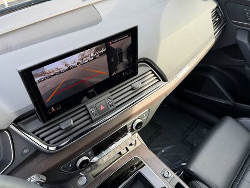 Used 2025 Audi Q5 e Premium Plus w/ Premium Plus Package image 22