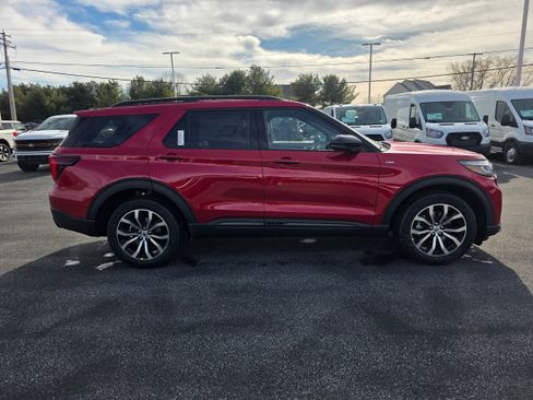 New 2026 Ford Explorer ST-Line image 5