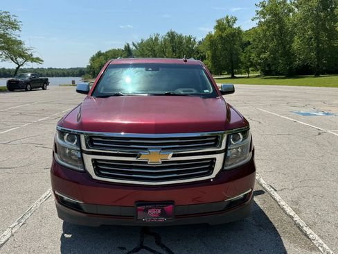 Used 2016 Chevrolet Suburban LTZ RWD image 2