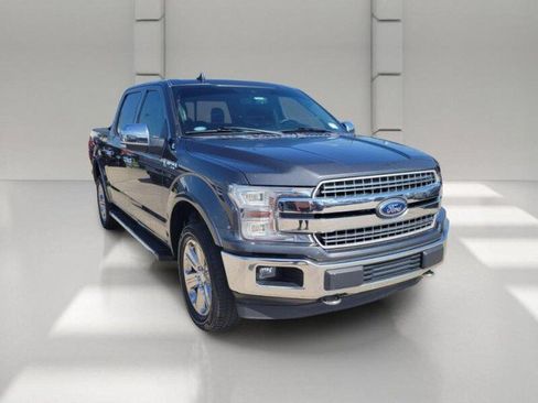 Used 2019 Ford F150 Lariat w/ Equipment Group 502A Luxury AWD/4WD image 3