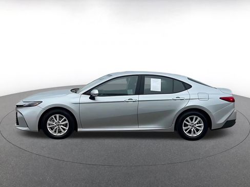 Used 2025 Toyota Camry LE image 9