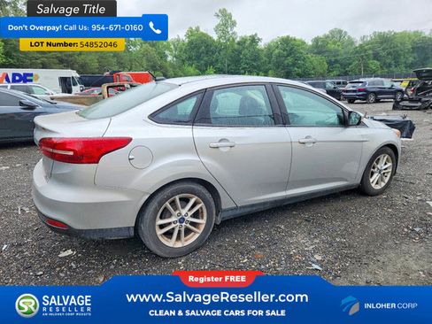 Used 2016 Ford Focus SE FWD image 4