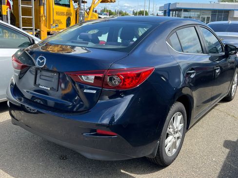 Used 2016 MAZDA MAZDA3 i Sport w/ Preferred Equipment Package FWD image 4