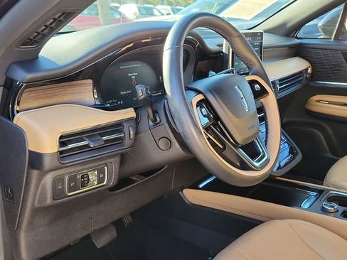 Certified 2022 Lincoln Corsair Reserve image 9