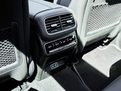 Used 2026 Mercedes-Benz GLS 63 AMG 4MATIC image 53