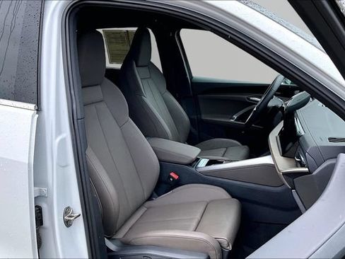 Certified 2025 Audi Q5 Premium AWD/4WD image 7