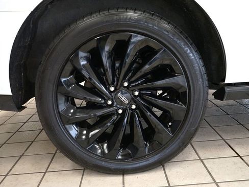 Used 2020 Lincoln Navigator Black Label w/ Cargo Convenience Package image 68