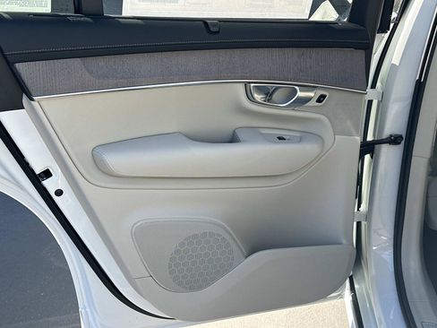 New 2026 Volvo XC90 T8 Ultra image 16