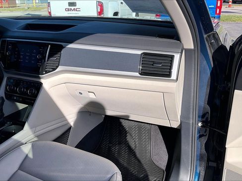 Used 2022 Volkswagen Atlas SEL R-Line image 16