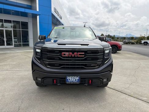Used 2023 GMC Sierra 1500 AT4 w/ AT4 Preferred Package AWD/4WD image 9
