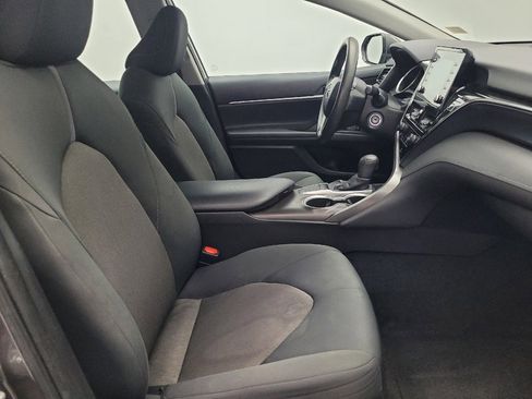 Used 2022 Toyota Camry LE image 21
