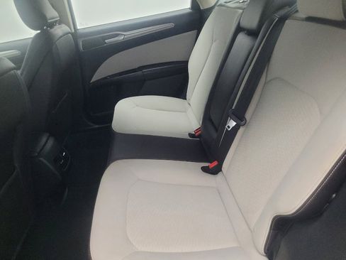 Used 2019 Ford Fusion SE w/ Equipment Group 151A FWD image 18