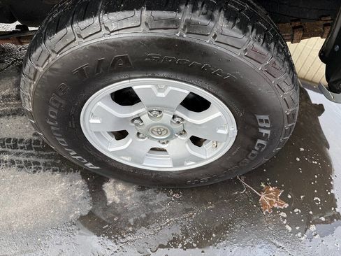 Used 2012 Toyota Tacoma 4x4 Double Cab w/ SR5 Pkg image 28