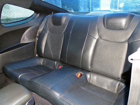 Used 2013 Hyundai Genesis 3.8 image 13