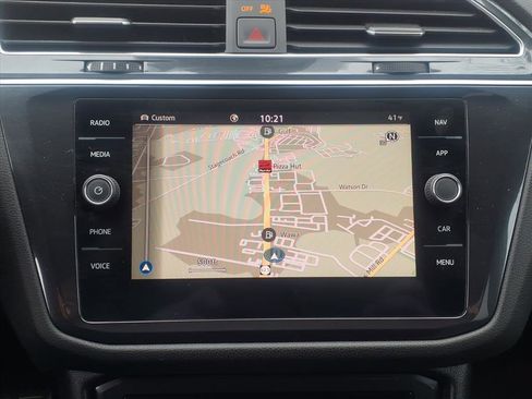 Certified 2022 Volkswagen Tiguan SEL R-Line image 27