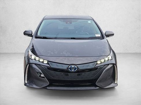 Used 2020 Toyota Prius Prime LE FWD image 2