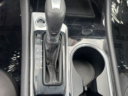 Used 2024 Nissan Altima 2.5 SV image 25