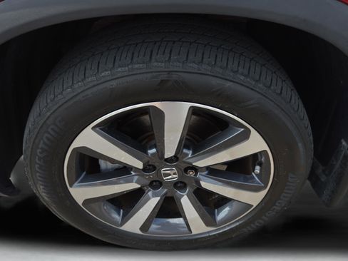 Used 2024 Honda Pilot Touring image 11