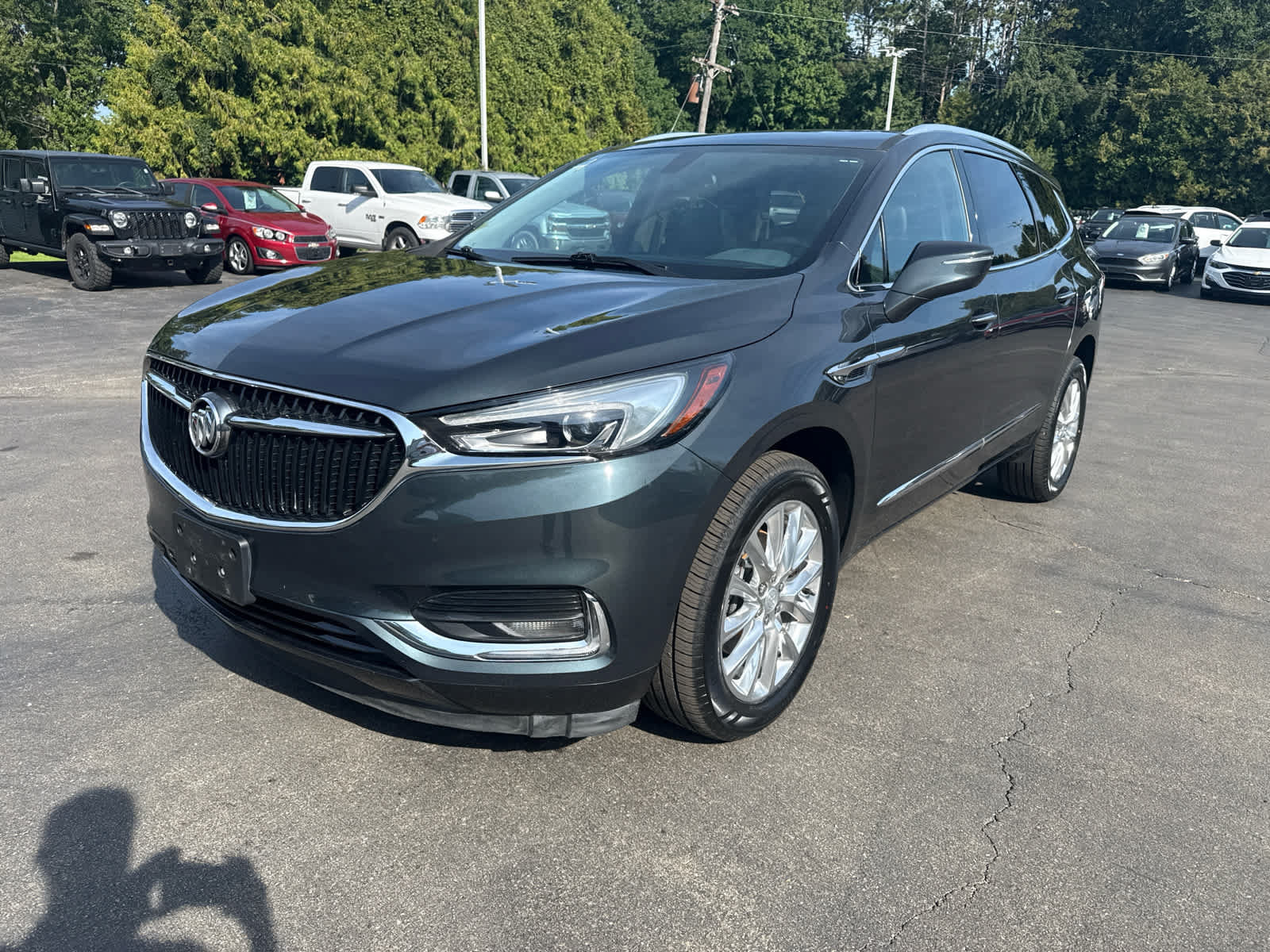Used 2019 Buick Enclave Essence AWD/4WD image 7