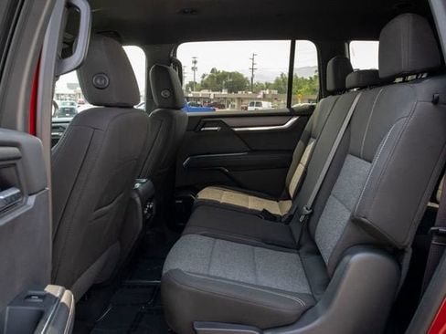 Used 2025 GMC Acadia Elevation AWD/4WD image 8