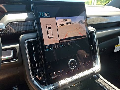 New 2026 GMC Yukon Elevation w/ Elevation Premium Package AWD/4WD image 14